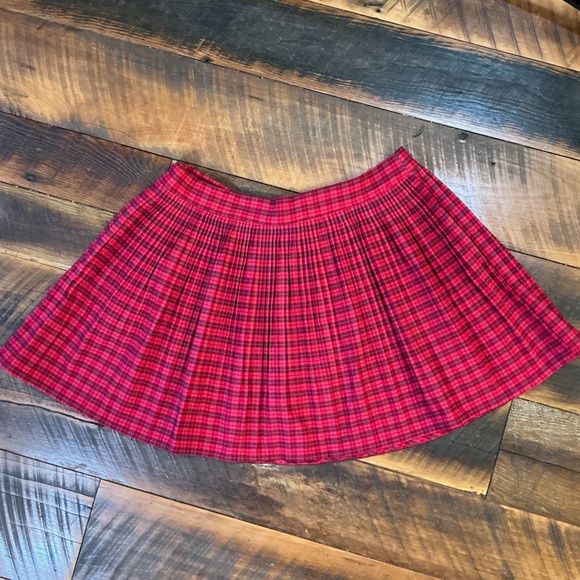 Urban Outfitters BDG Red Plaid Pleated Mini Skirt NWT Size Large - Picture 2 of 9